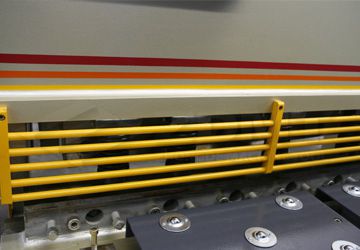 簡易式防護欄和球面工作臺.jpg 簡易式防護欄和球面工作臺.jpg